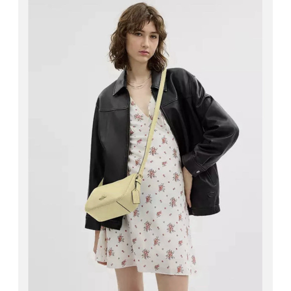 Coach Kailey Shoulder/Crossbody Bag In Pebble Leather/Yellow CY707 NWT - Picture 7 of 11